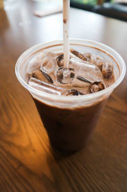 Kakao veya buzlu çikolata, servis için buzlu kakao.