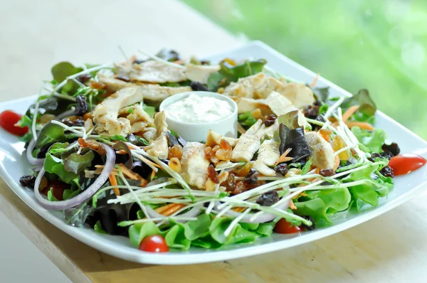 Salada Salada Frango Salada Frango Legumes Para Servir — Fotografia de Stock