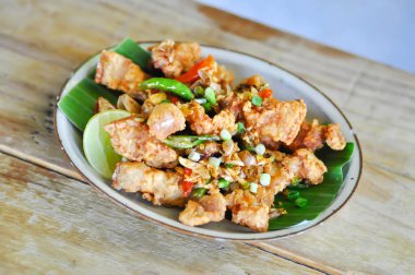 Kızarmış domuz eti, kızarmış domuz ya da kızarmış domuz eti.