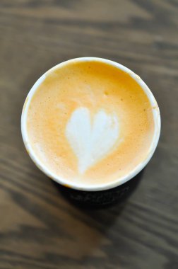 Çay, çay ya da sütlü çay.