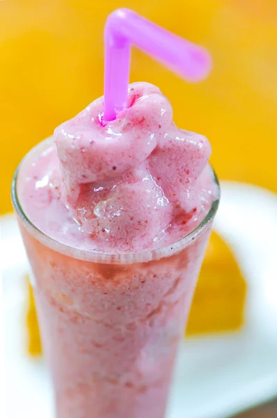 Erdbeer-Smoothie — Stockfoto