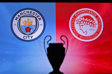 NYN, SVISS, Kasım 2. 2020: Manchester City, Olympiacos Pire 'ye karşı. Futbol UEFA Şampiyonlar Ligi 2021 Grup Stage maçı. UCL Kupa silueti, arka planda kulüp işareti