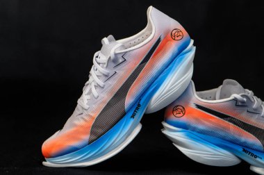 BERLİN, ALMANY, 29. Puma Fast-R Elite 3, geniş çerçevede yeni nesil modern süper ayakkabıları aerodinamik ve agresif yarış geometrisiyle temsil ediyor..