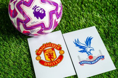 Londra, Birleşik KINGDOM, 23 Şubat 2026 Manchester United 'a karşı. Crystal Palace Premier Lig maçı, yeşil çimlerde resmi futbol topu, düzenleme alanı olan duvar kağıdı.