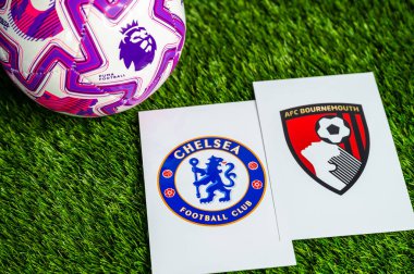 LONDON, UNITED KINGDOM, FEBRUARY 23, 2026: Chelsea-AFC Bournemouth Premier Ligi maçı, yeşil çimlerde resmi futbol topu, düzenleme alanı olan duvar kağıdı.