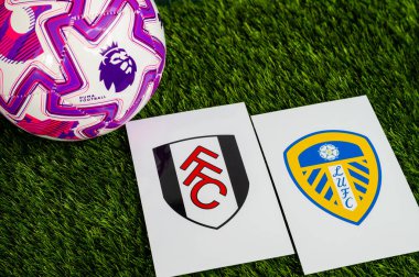 LONDON, UNITED KINGDOM, FEBRUARY 23, 2026: Fulham-Leeds Premier Ligi futbol maçı, yemyeşil sahada resmi maç topu, fotokopi alanı olan duvar kağıdı.