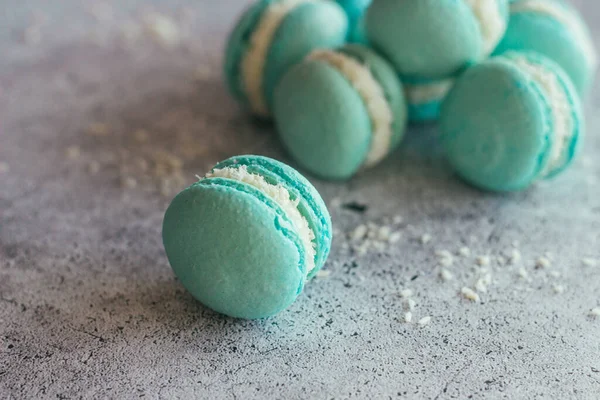 Des Macarons Délicieux Desserts Français Macarons Avec Flocons Noix Coco — Photo