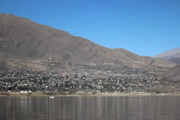 Lago en las montañas de los Andes —  Fotos de Stock