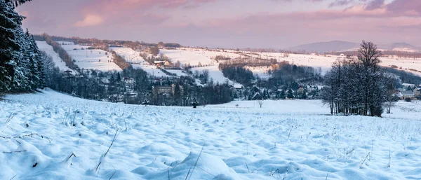 Paesaggio Invernale Montagna Colline Innevate Alberi Vista Sentiero Una Giornata — Foto Stock