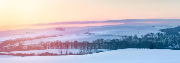 Зимний Пейзаж Закат Над Холмами Возле Национальной Дороги Вид Заснеженные — стоковое фото