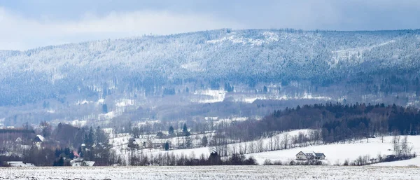 Гора Ягодна Зимний Пейзаж Судете Вид Поля Подножия Горы — стоковое фото