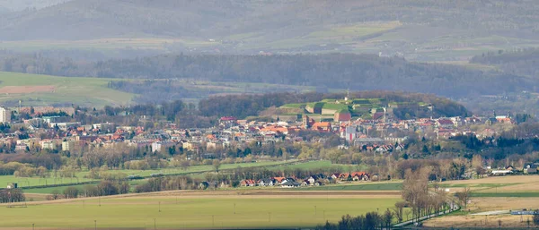 Panorama Della Città Klodzko Con Montagne Bardzkie Sullo Sfondo Vista — Foto Stock