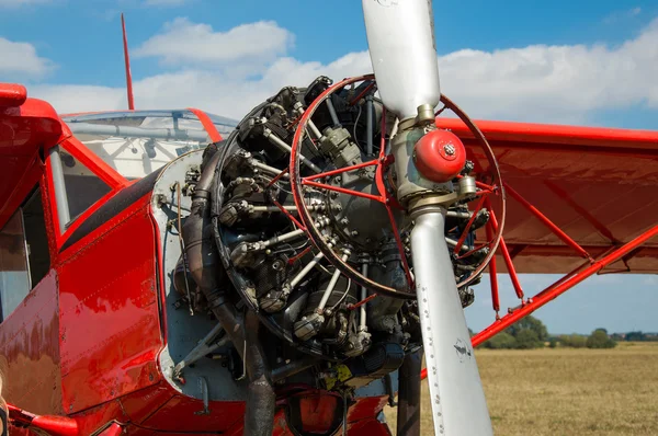 Motoru Cessna, prezentace stroj na letišti — Stock fotografie