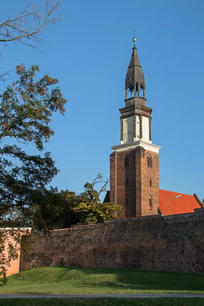 Олесника, Орлеанская церковь осенью — стоковое фото