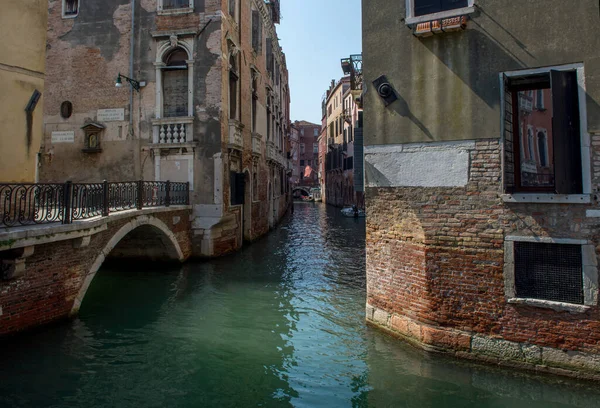Venedik Şehrinin Keşfi Küçük Kanalları Romantik Sokakları Talya — Stok fotoğraf
