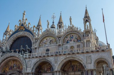 Venedik şehrinin keşfi ve küçük kanalları ve romantik sokakları, İtalya