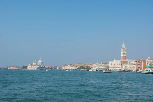 Entdeckung Der Stadt Venedig Mit Ihren Kleinen Kanälen Und Romantischen — Stockfoto