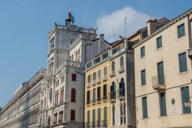 Venedik şehrinin keşfi ve küçük kanalları ve romantik sokakları, İtalya