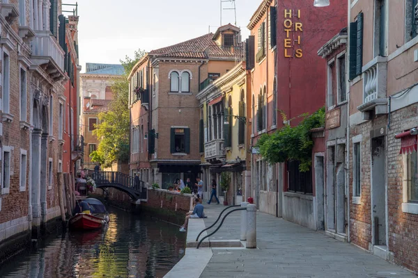 베네치아 도시의 운하들과 이탈리아의 낭만적 골목들 — 스톡 사진