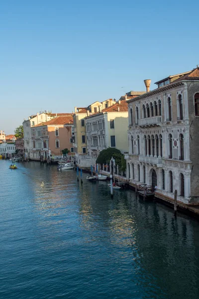 Descubrimiento Ciudad Venecia Sus Pequeños Canales Callejones Románticos Italia —  Fotos de Stock