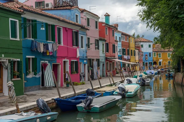 Открытие Города Венеция Бурано Небольшие Каналы Романтические Аллеи Италия — стоковое фото