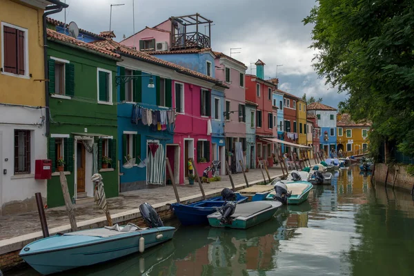 Upptäckten Staden Venedig Burano Och Dess Små Kanaler Och Romantiska — Stockfoto