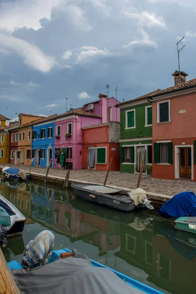 Felfedezése Város Velence Burano Kis Csatornák Romantikus Sikátorok Olaszország — Stock Fotó