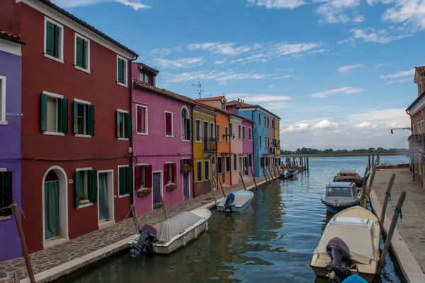 Felfedezése Város Velence Burano Kis Csatornák Romantikus Sikátorok Olaszország — Stock Fotó