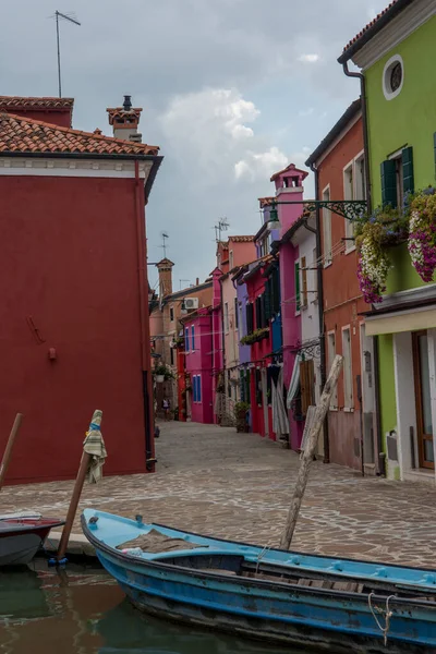 Felfedezése Város Velence Burano Kis Csatornák Romantikus Sikátorok Olaszország — Stock Fotó