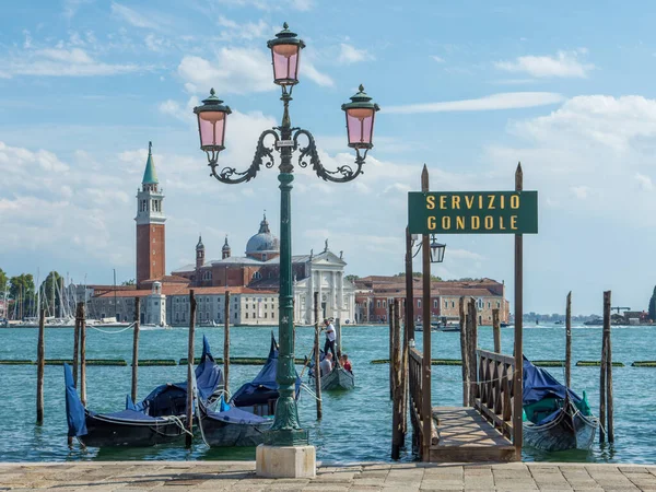 Entdeckung Der Stadt Venedig Mit Ihren Kleinen Kanälen Und Romantischen — Stockfoto