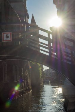 Venedik şehrinin keşfi ve küçük kanalları ve romantik sokakları, İtalya