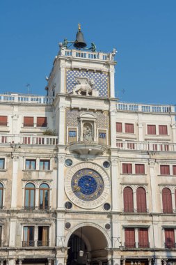 Venedik şehrinin keşfi ve küçük kanalları ve romantik sokakları, İtalya