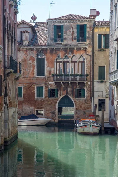 Ανακάλυψη Της Πόλης Της Βενετίας Και Μικρά Κανάλια Και Ρομαντικά — Φωτογραφία Αρχείου