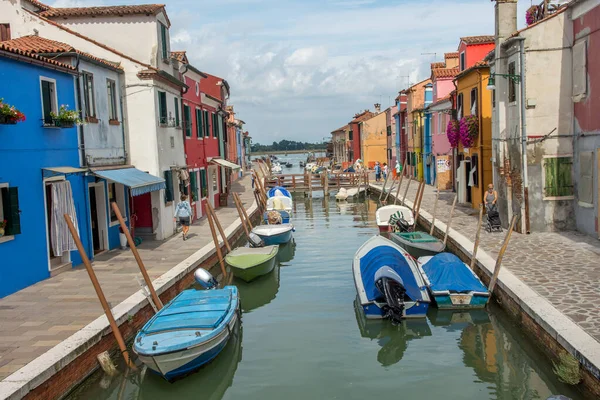 Upptäckten Staden Venedig Burano Och Dess Små Kanaler Och Romantiska — Stockfoto