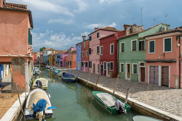 Upptäckten Staden Venedig Burano Och Dess Små Kanaler Och Romantiska — Stockfoto