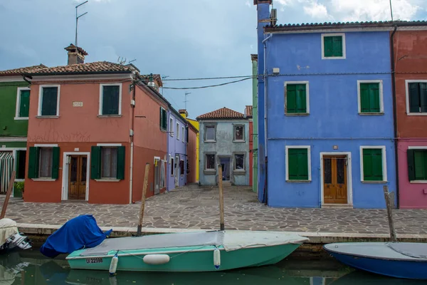 Felfedezése Város Velence Burano Kis Csatornák Romantikus Sikátorok Olaszország — Stock Fotó
