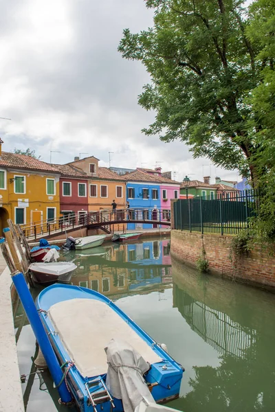 Felfedezése Város Velence Burano Kis Csatornák Romantikus Sikátorok Olaszország — Stock Fotó