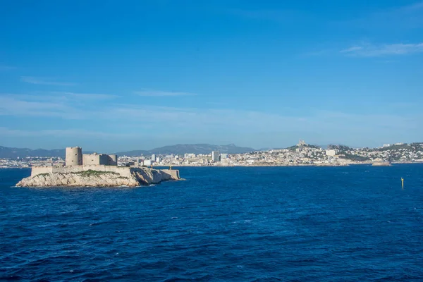 五月发现了马赛港和该地区的岛屿 — 图库照片
