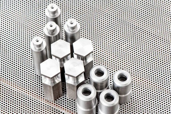 Ijzer details - assen bouten noten en cilinders. Metalen engineerin — Stockfoto