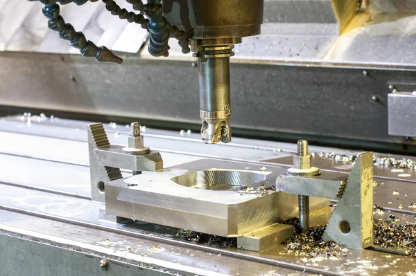 Square industrial metal mold/blank milling. CNC technology. — Stockfoto