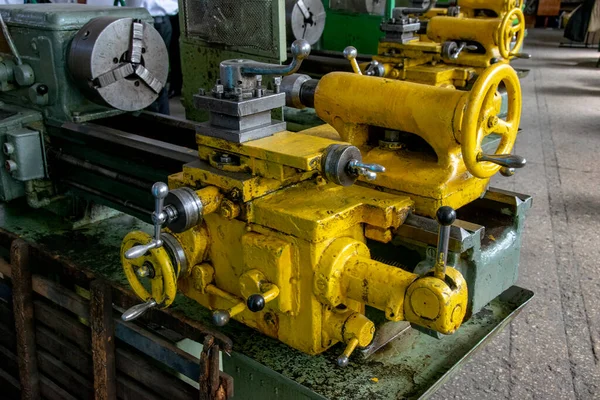 Vieja Máquina Torno Amarillo —  Fotos de Stock