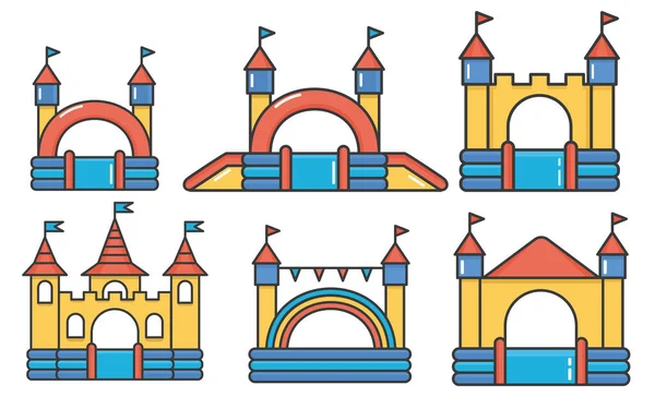 Set di castelli gonfiabili gonfiabili e colline per bambini sul parco giochi. Attività infantile nel parco. Illustrazione in stile piatto — Vettoriale Stock