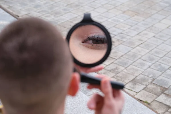 Young Non Binary Gender Person Applying Make Brush Front Mirror — Stock Photo, Image