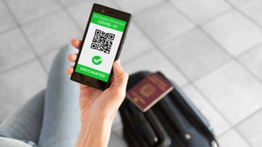 Aşılanmış işaret ve dörtlü kodlu akıllı telefon için AB Dijital Sertifika uygulaması. 