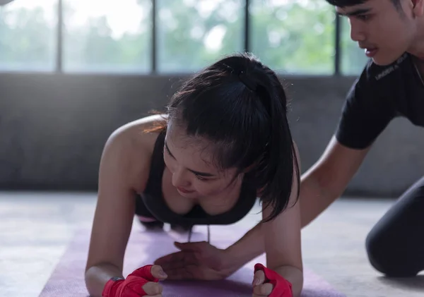 Mujeres Jóvenes Asiáticas Sanas Casa Ejercicio Fitness Haciendo Yoga Concepto — Foto de Stock