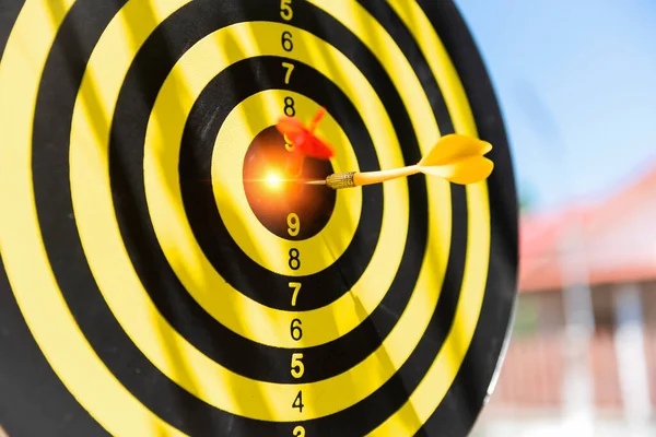 Bullseye Ist Das Ziel Des Unternehmenserfolgs Dart Ist Eine Chance — Stockfoto