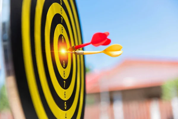 Bullseye Het Doel Van Zakelijk Succes Dart Een Kans Een — Stockfoto