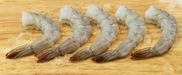 Alimentation crue de crevettes — Photo