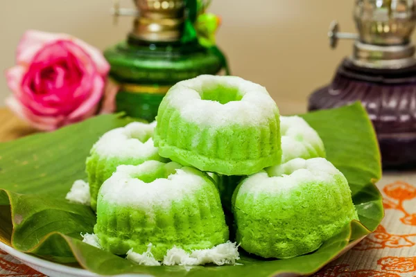 Indonesisches Essen putu putri ayu pandan suji — Stockfoto