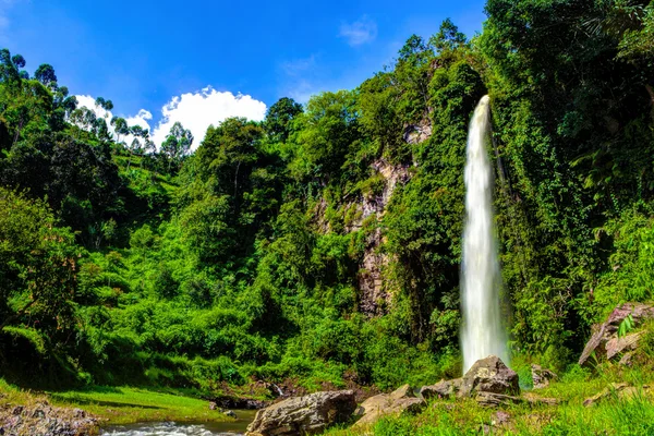 Grande Bella natura Cascata a Bandung Indonesia Immagini Stock Royalty Free